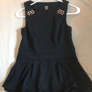 Cute shirt with studs